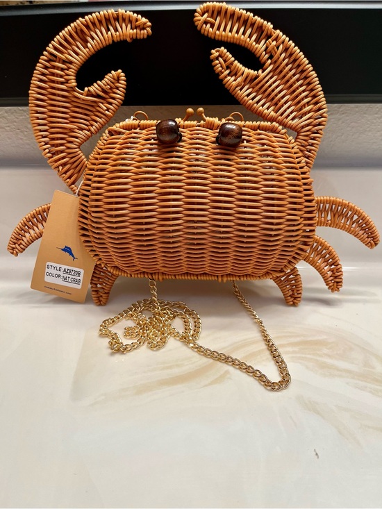 Tommy Bahama Handbags - Tommy Bahama Crab Crossbody Wicker Bag